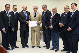 Funda??o Ulysses apresenta documento sobre Reforma Pol?tica